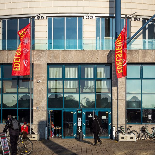 ✨ Danke für zwei funkelnde Tage! ✨

Die Edelsteintage Bremen am 14. + 15.02.2026 in der Messe Bremen haben dem Winter getrotzt – mit großartiger Stimmung, begeisterten Besucher:innen und leidenschaftlichen Aussteller:innen. 💎❄️

Danke an alle Gäste, Aussteller und das gesamte Team für dieses besondere Wochenende voller Glanz, Entdeckungen und schöner Begegnungen!

📅 Wiedersehen in Bremen: 20. + 21. Februar 2027
📍 Vorher sehen wir uns am 21. + 22. März 2026 im Hannover Congress Centrum

#Edelsteintage #Messe Bremen #EdelsteintageBremen #EdelsteintageHannover #HCC_Hannover #Edelsteine #Mineralien #Fossilien #Schmuck #Familienevent #Mineralienmesse #Danke 💖
